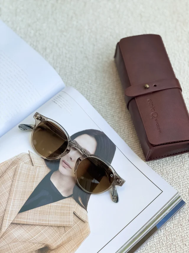 👉 Brezčasna urbana eleganca. 😎
🕶️ Etnia Mission District II.

Na voljo v naši optiki v Hederi ali na spletu. 😉

#optikapoljsak #etnia #etniabarcelona