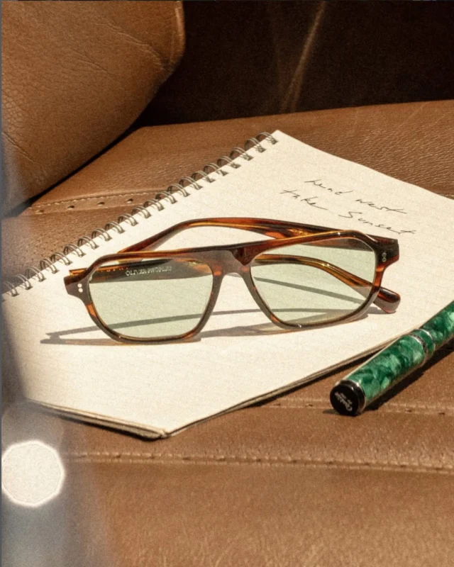 Oliver Peoples za jasen vid in izjemen stil. 😎✨
🧡 Vabljeni na okulistični pregled v naši optiki.

☎️ Glavni trg: 07 332 24 51
☎️ Hedera: 07 337 74 44

#optikapoljsak #oliverpeoples